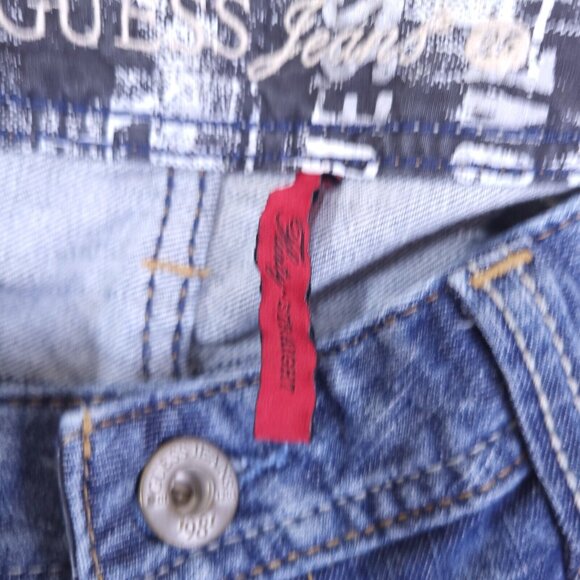 Guess Flirty Size 26 Blue Jeans Straight Leg Distressed Design Low Rise Stretch - Picture 3 of 8